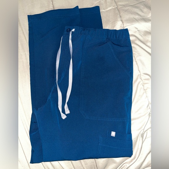 Slim Cairo Cargo Scrub Pants - Picture 3 of 4